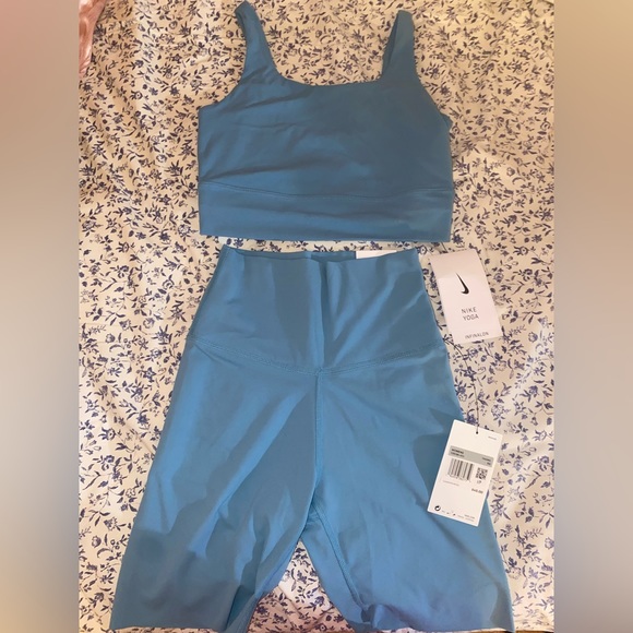 Nike Set - Picture 4 of 5